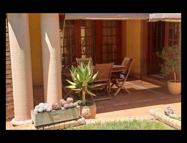 4 BEDROOM FREEHOLD FOR SALE IN LINMEYER